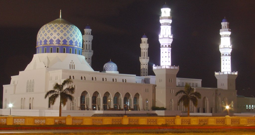 Mosque Kota Kinabalu in Sabah - Malaysia (night)